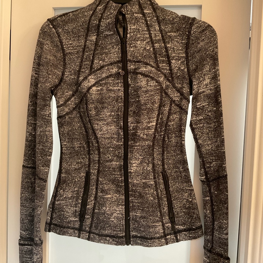 Lululemon Define jacket black heather size 4